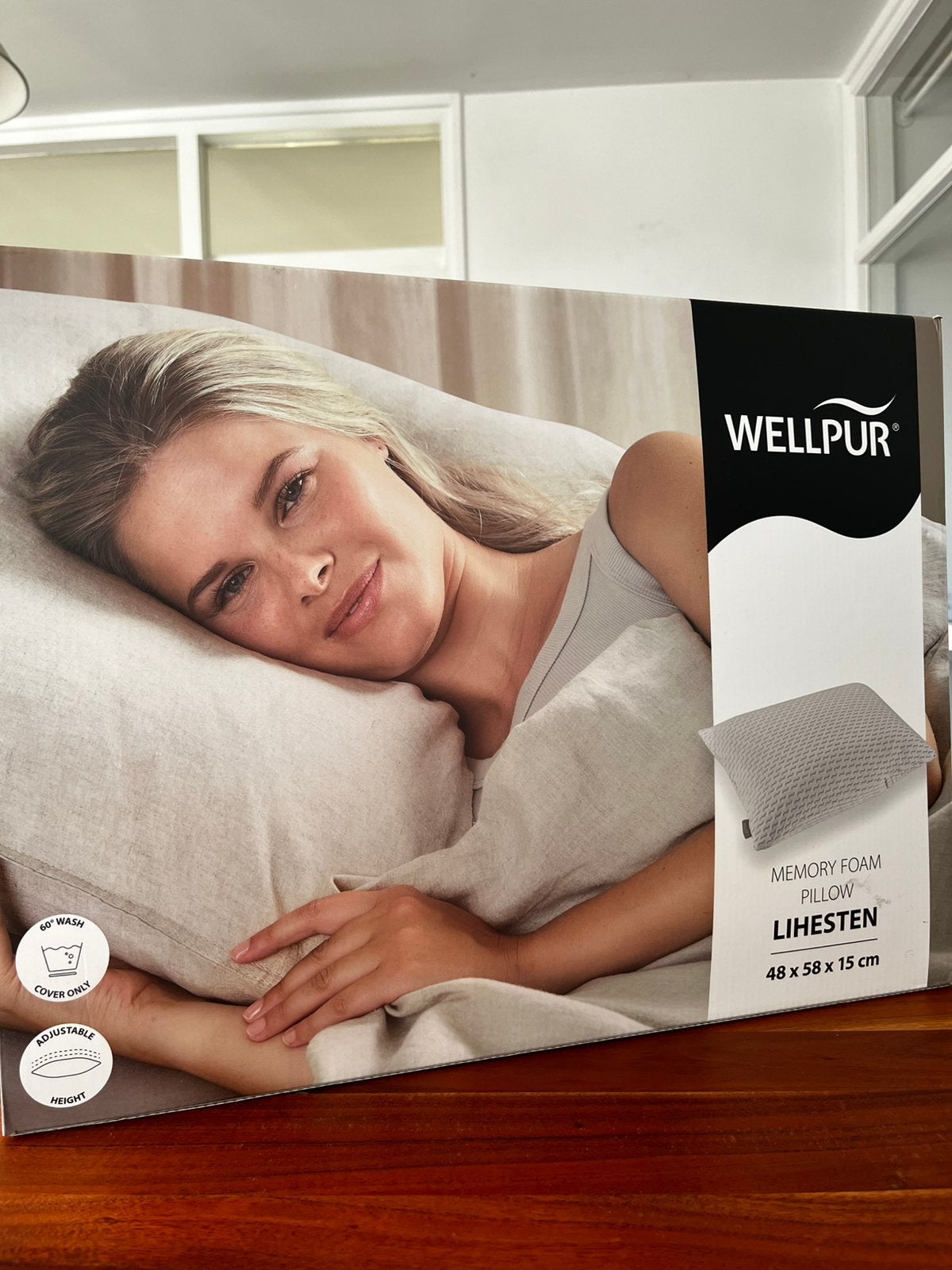 WELLPUR Hoofdkussen traagschuim NIEUW, Huis en Inrichting, Slaapkamer | Beddengoed, Ophalen, Eenpersoons, Wit, Zo goed als nieuw