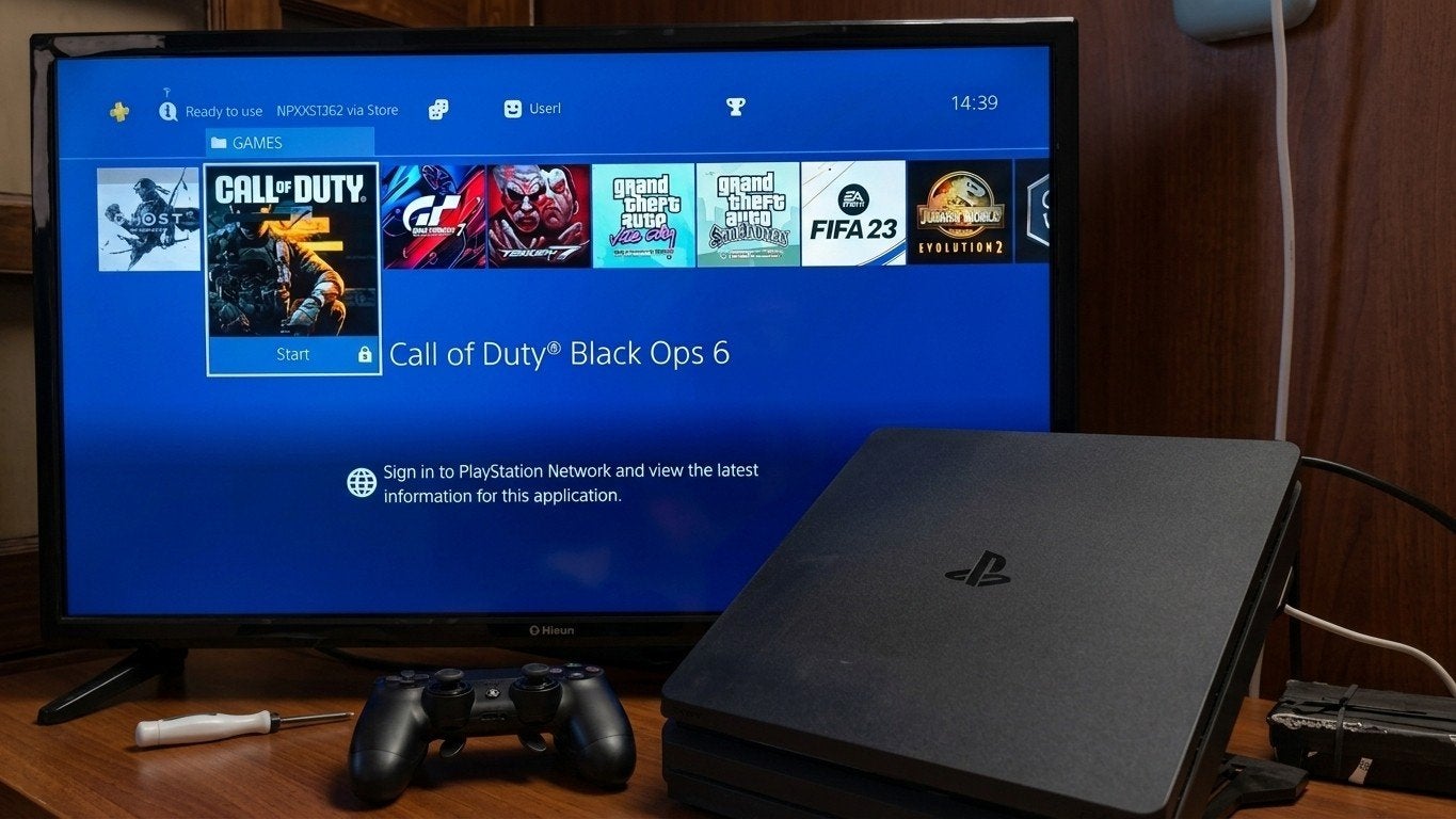 Foto 3 van PS4 Slim 1TB met lage firmware - Speel gratis games!