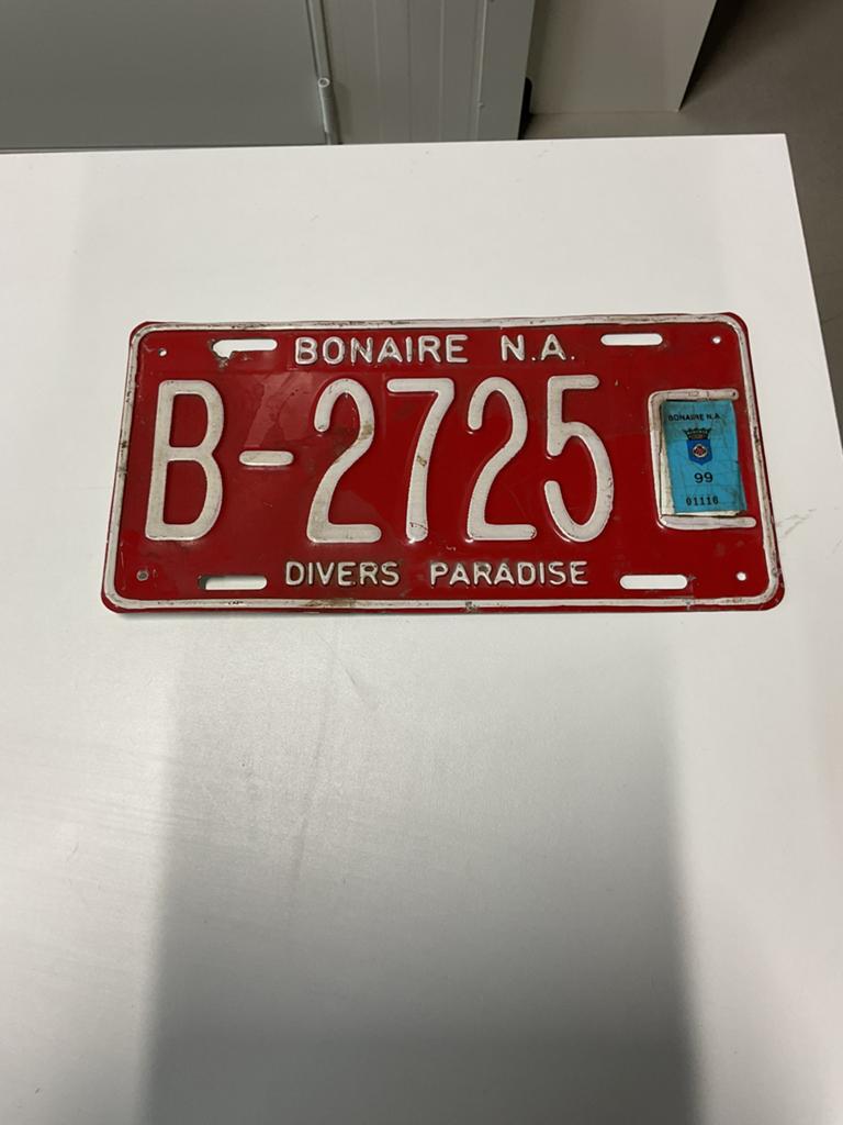 Rode Bonaire nummerbord auto kentekenplaat, Ophalen, Auto's