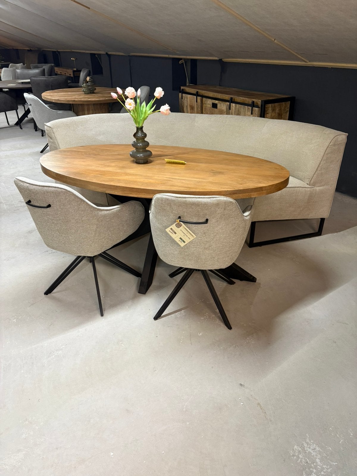 Opening nieuwe meubelshowroom Ter Apel 19 september, Ophalen, Nieuw