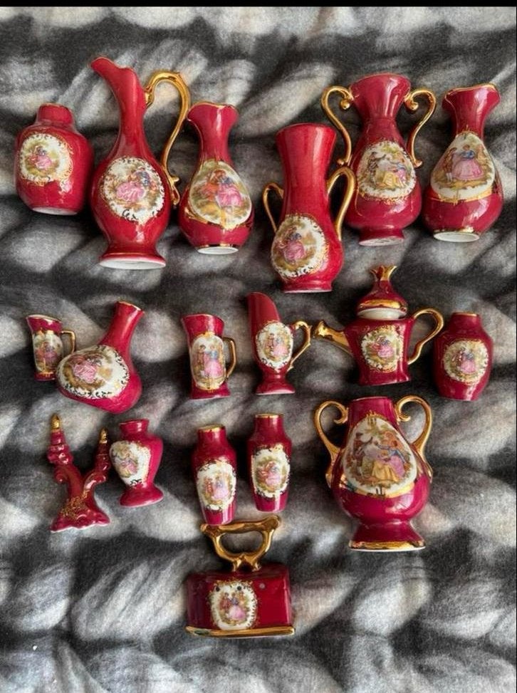 Set van Limogesminiatuur porseleinen incl zeldzame fauteuils, Antiek en Kunst, Ophalen