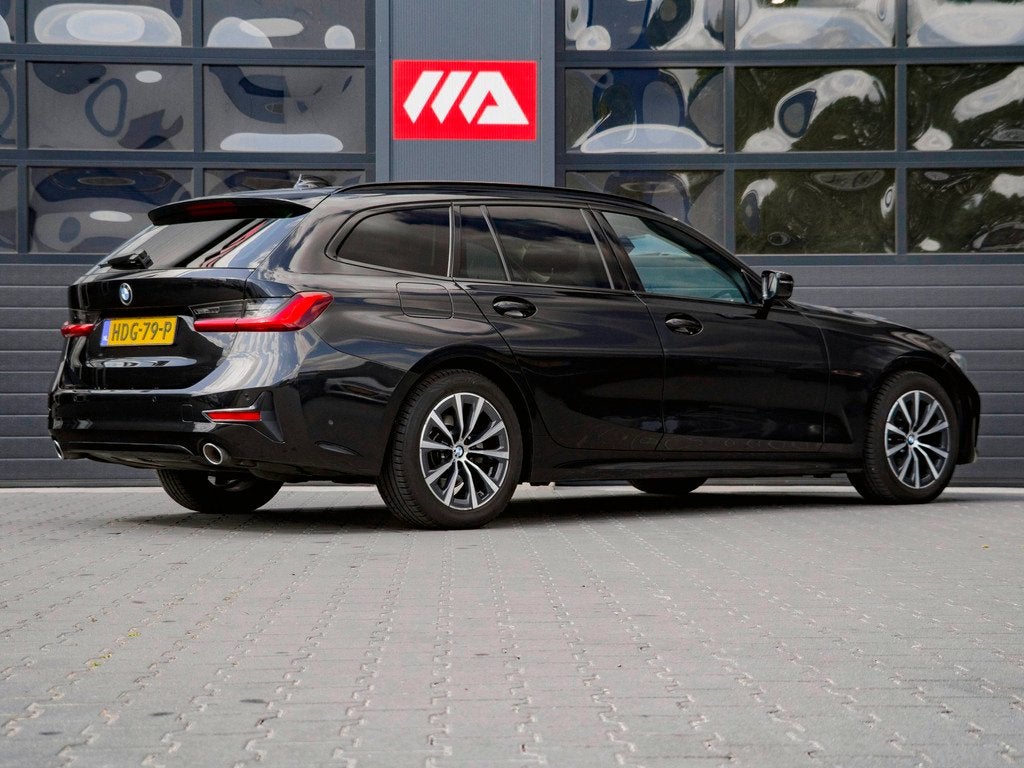 BMW 3-serie Touring 318d High Executive | PANO | LEDER |, Auto's, BMW, Achterwielaandrijving, 4 cilinders, 150 pk, Zwart