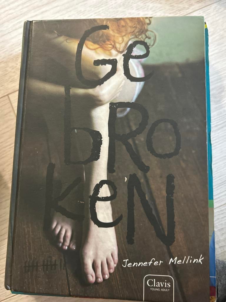 Gebroken - Jennefer Mellink (Young Adult Thriller), Boeken, Thrillers, Gelezen, Nederland, Ophalen of Verzenden