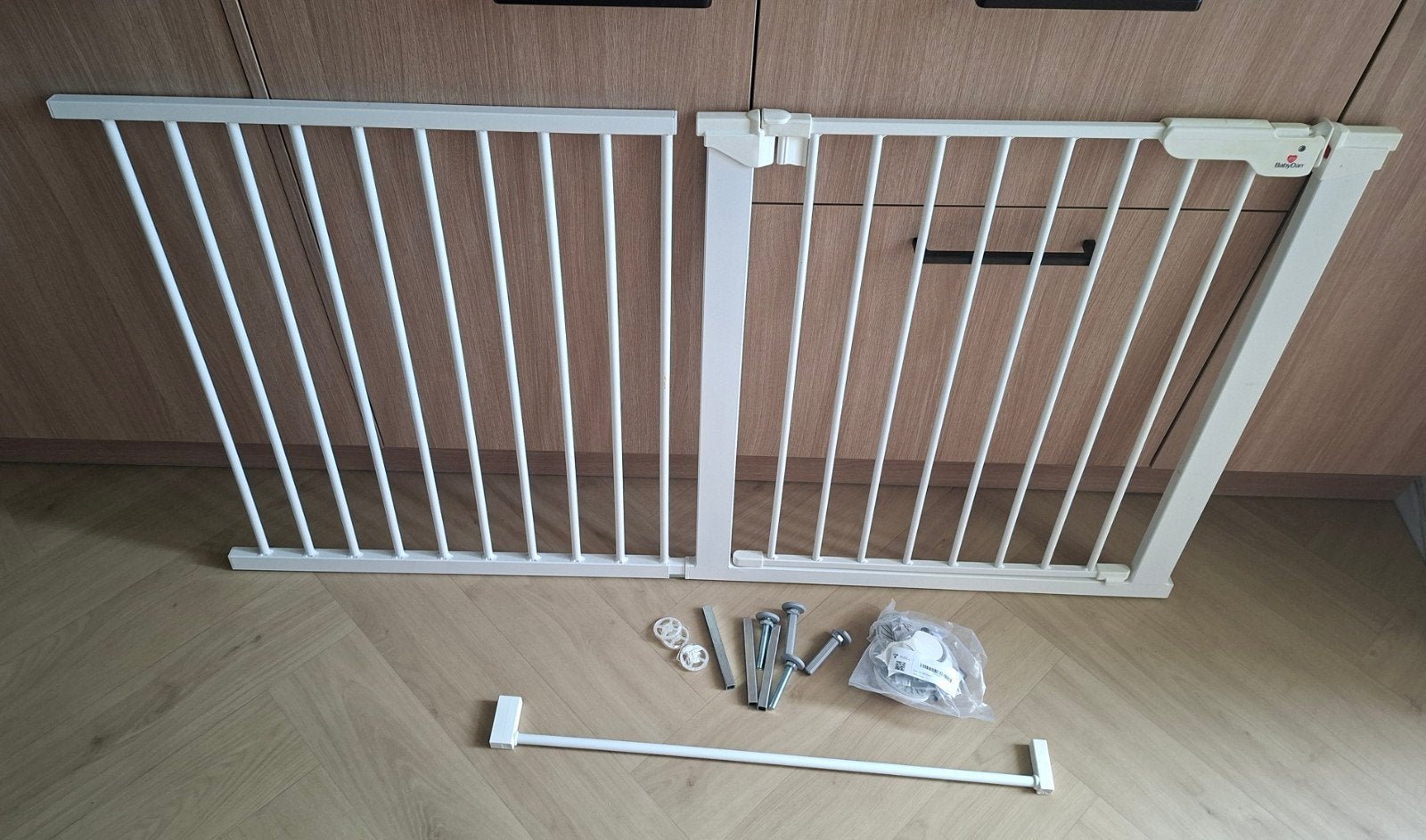 Aangeboden BabyDan traphekje met verlengstuk, Ophalen, Metaal of IJzer, Minder dan 100 cm, Klemhekje