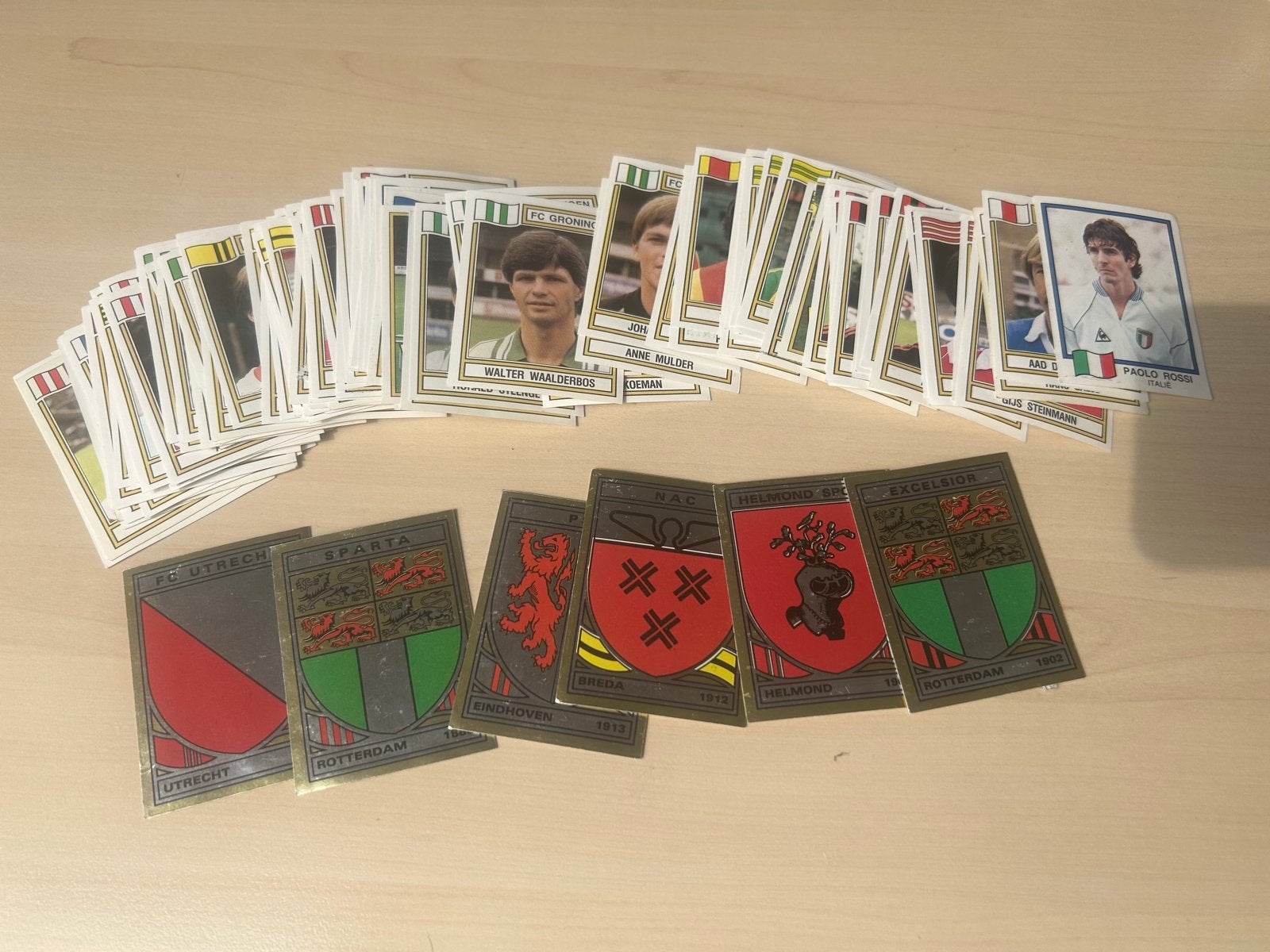 124 stuks verschillende Panini Voetbal 83 stickers, Verzamelen, Sportartikelen en Voetbal, Ophalen of Verzenden, Gebruikt, Overige binnenlandse clubs