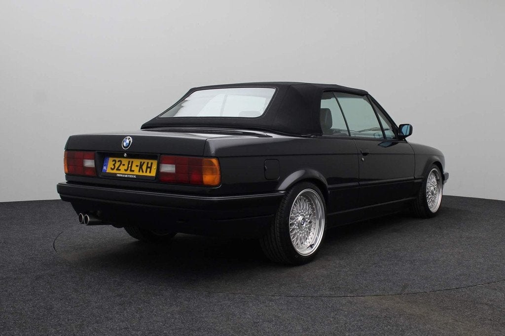 BMW 3-serie Cabrio E30 320i BMW 3-serie Cabrio 320i 1991 | A, Auto's, Automaat, Achterwielaandrijving, Zwart, Leder