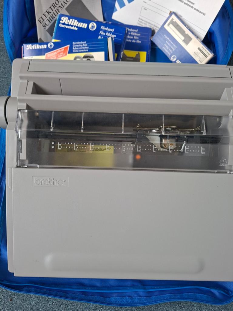 Schrijfmachine 1 keer gebruikt voor de hobby, Ophalen, Zo goed als nieuw