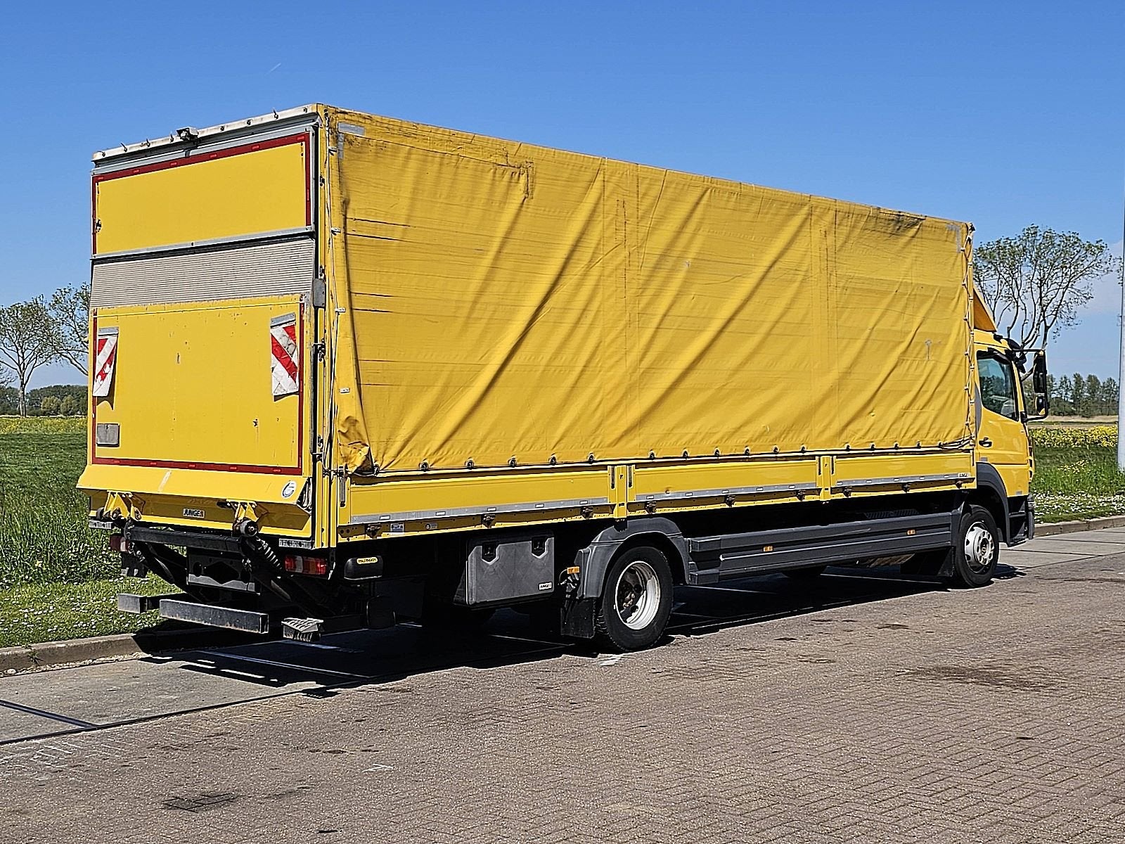 MERCEDES-BENZ ATEGO 1323 airco taillift, Auto's, Vrachtwagens, Euro 6, Bedrijf, Diesel, Te koop