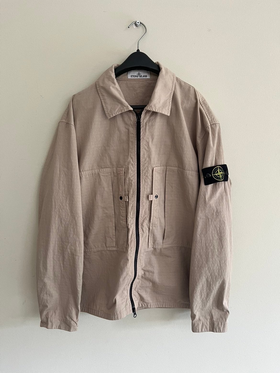 Stone Island Overhemdjas - Maat L - Beige, Kleding | Heren, Ophalen of Verzenden, Nieuw, Maat 52/54 (L), Beige