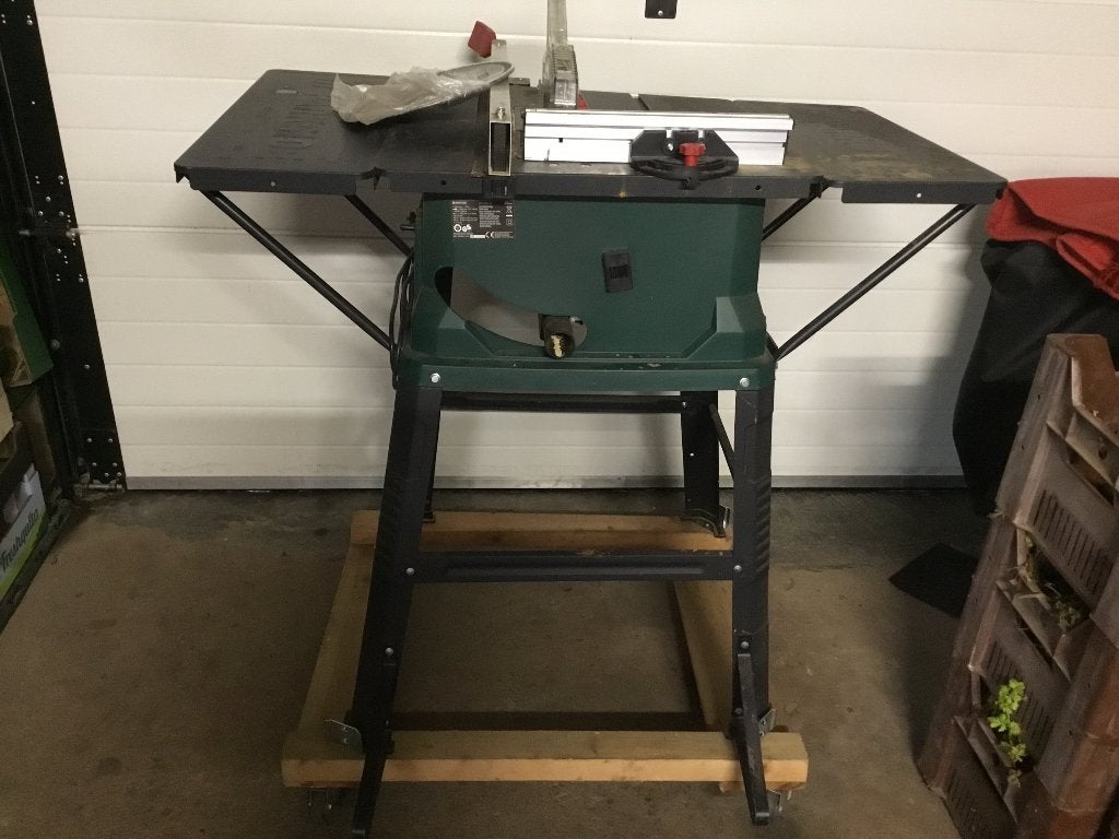 Tafelcirkelzaag met los nieuw kunststof zaagblad, Doe-het-zelf en Verbouw, Cirkelzaag, Ophalen of Verzenden, 30 tot 70 mm, 1200 watt of meer
