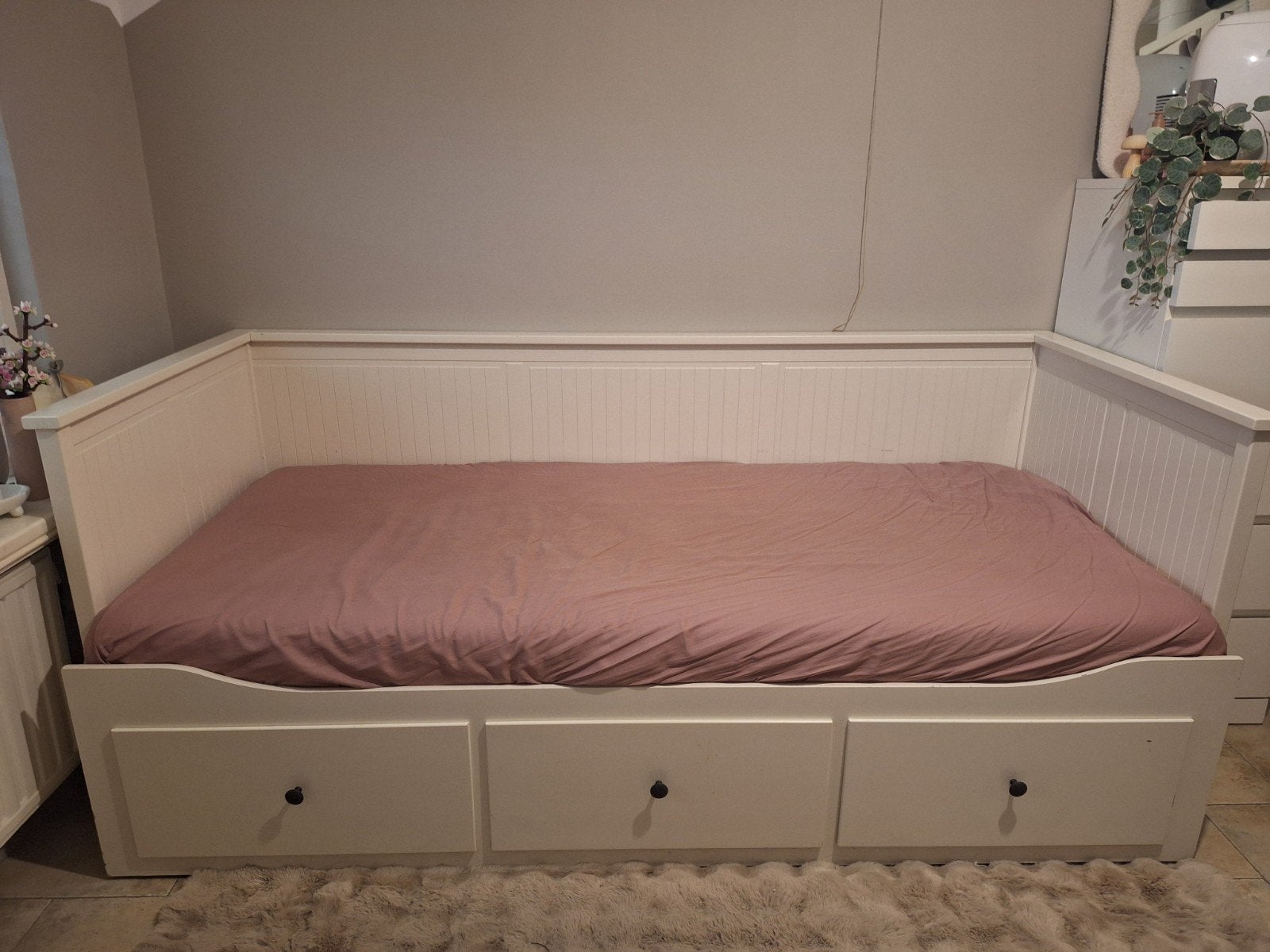 Hemnes bedbank Ikea, Huis en Inrichting, Ophalen, Gebruikt, Tweepersoons, 80 cm