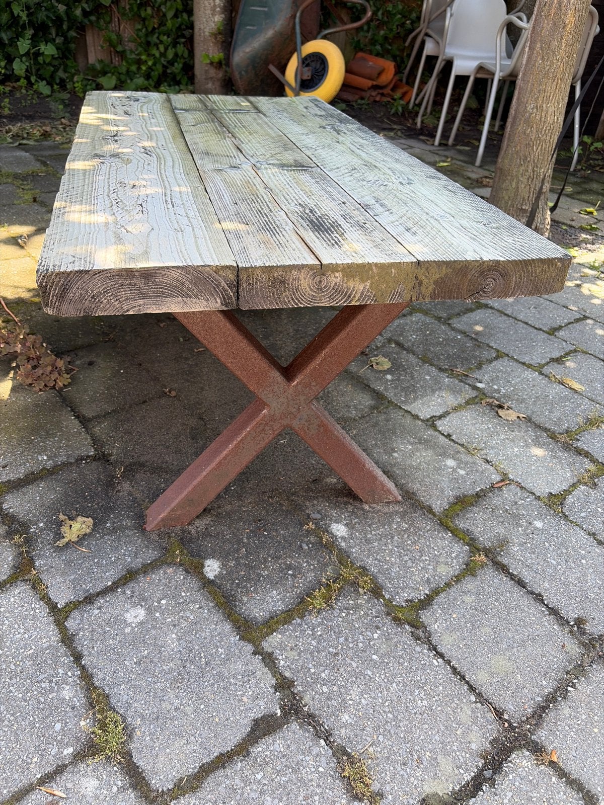 Robuuste bijzet/salontafel met stalen X-poten, Ophalen, Gebruikt, 100 tot 150 cm, 50 tot 100 cm
