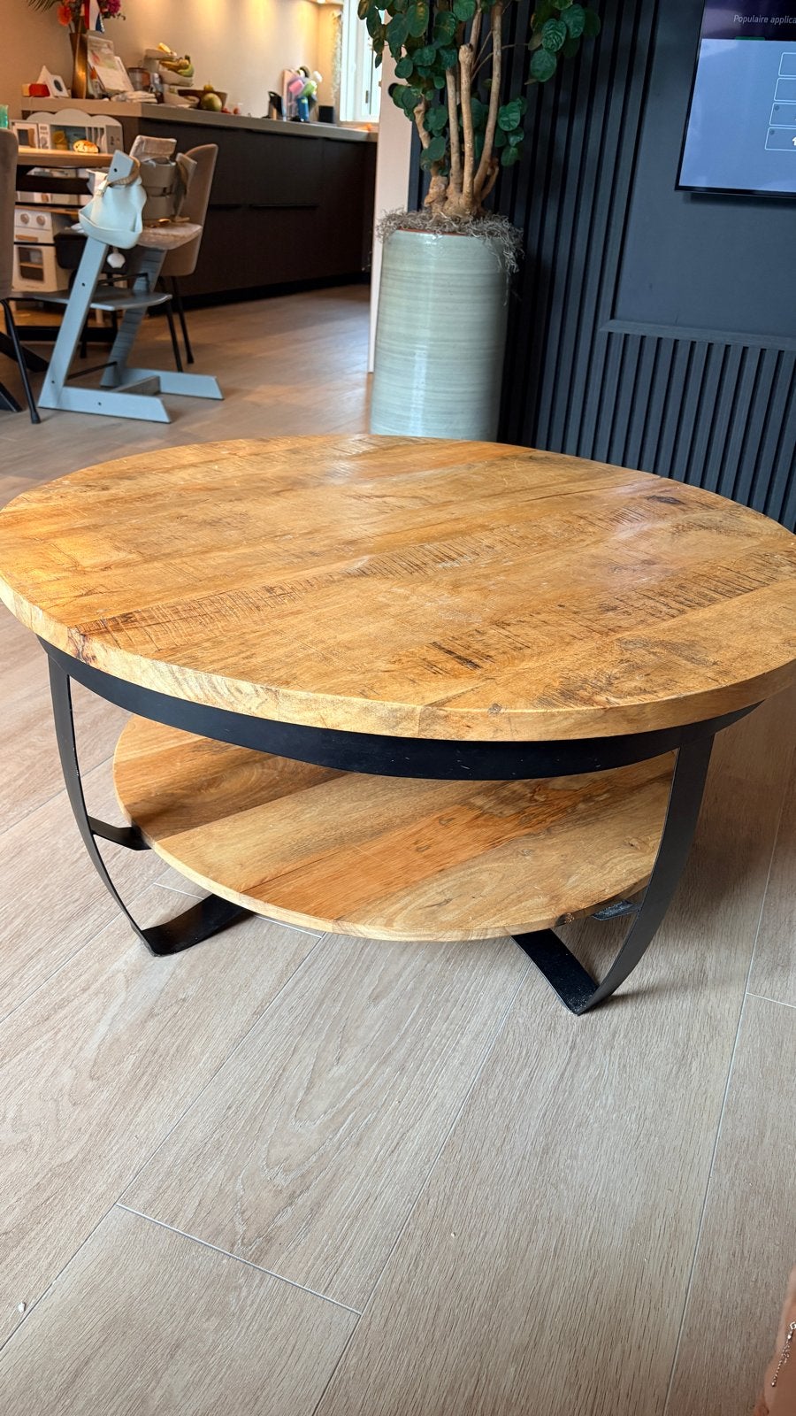 Ronde salontafel van mangohout met stalen onderstel, Ophalen, Rond, 50 tot 100 cm, Zo goed als nieuw