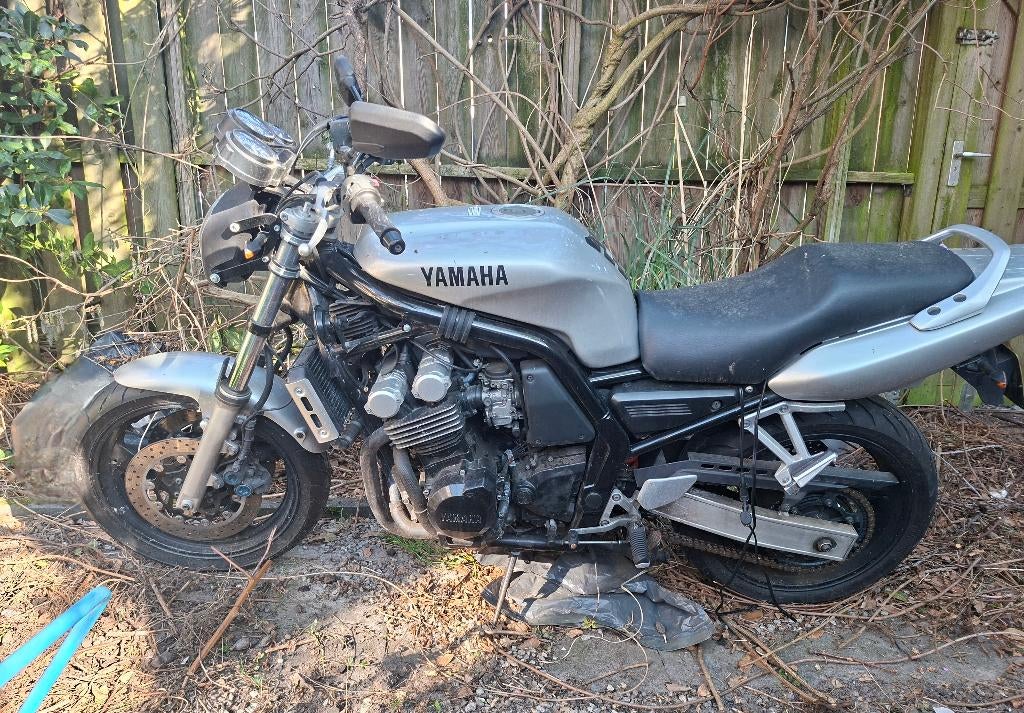 Klus motor Yamaha fZS600 2001, Ophalen, 4 cilinders, 12 t/m 35 kW