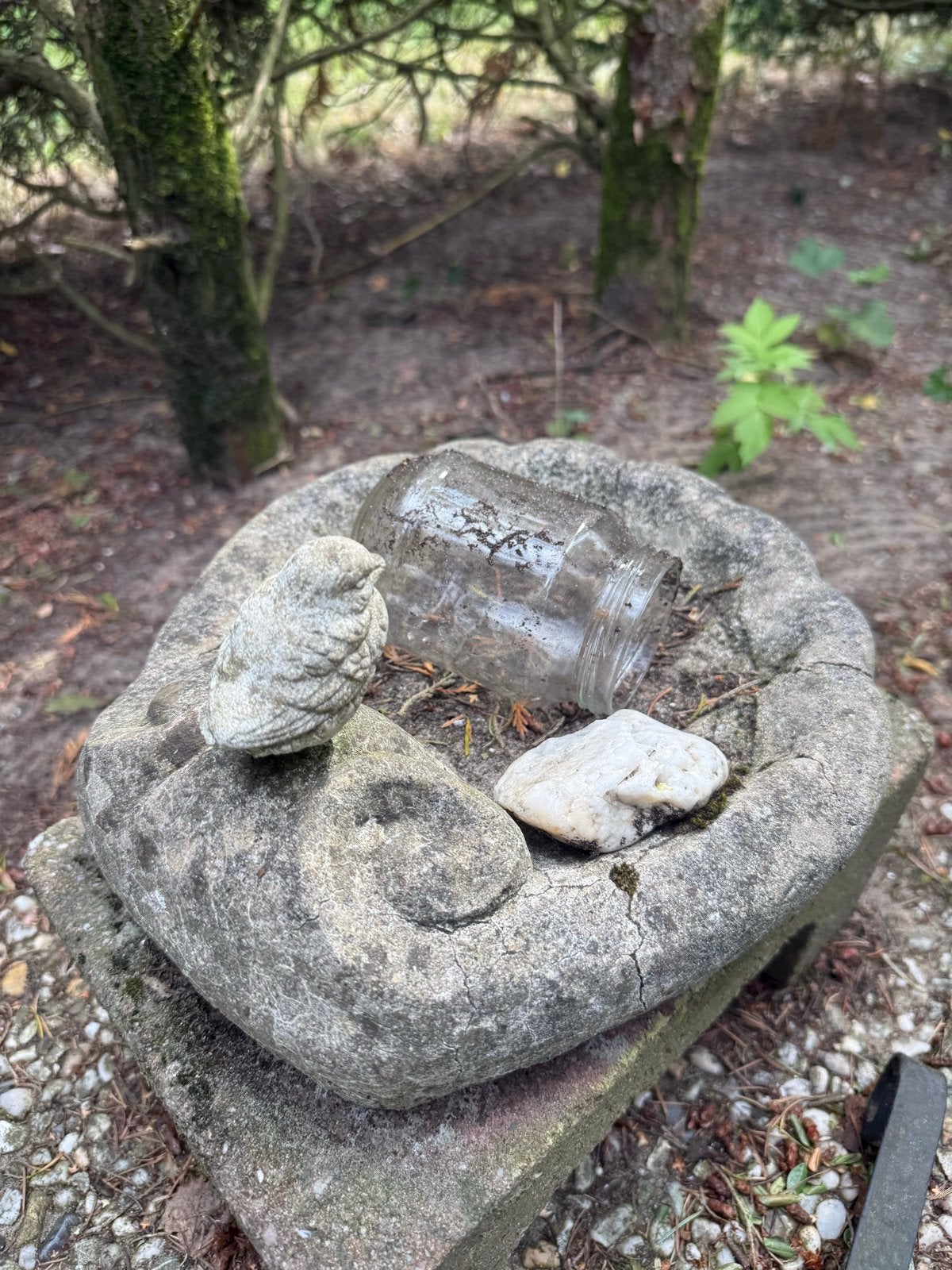 Betonnen Vogelvoederbakje - Circa 25 cm, Ophalen of Verzenden, Gebruikt