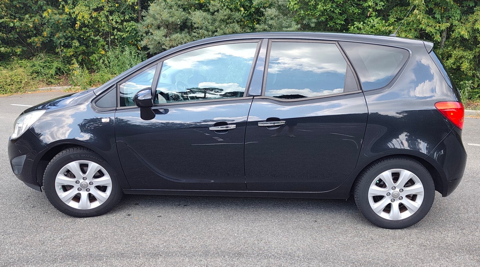 Opel Meriva Cosmo 1.4 Turbo 88KW LPG, 4 cilinders, Sound system, Leder en Stof, Zwart