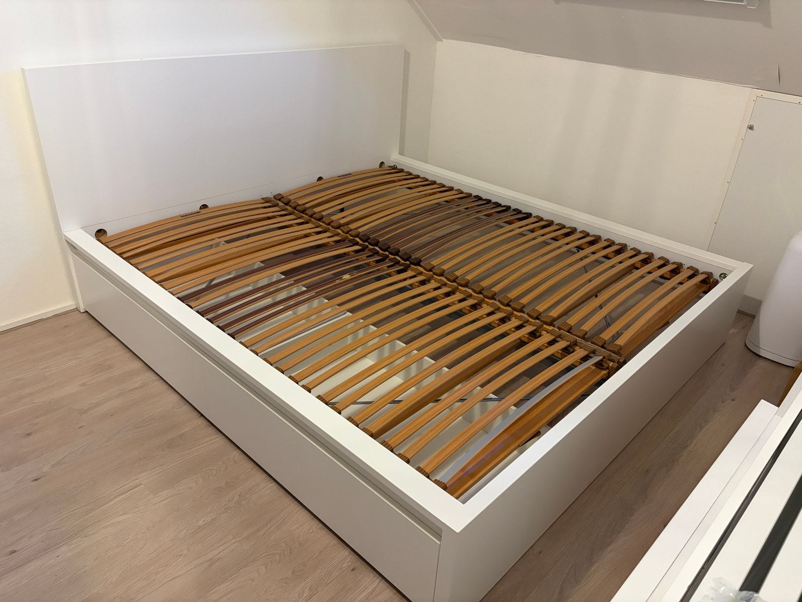 IKEA malm bed 180 x 200 + 2 opberglades + lattenbodems, Ophalen, Verstelbaar, Wit, Tweepersoons