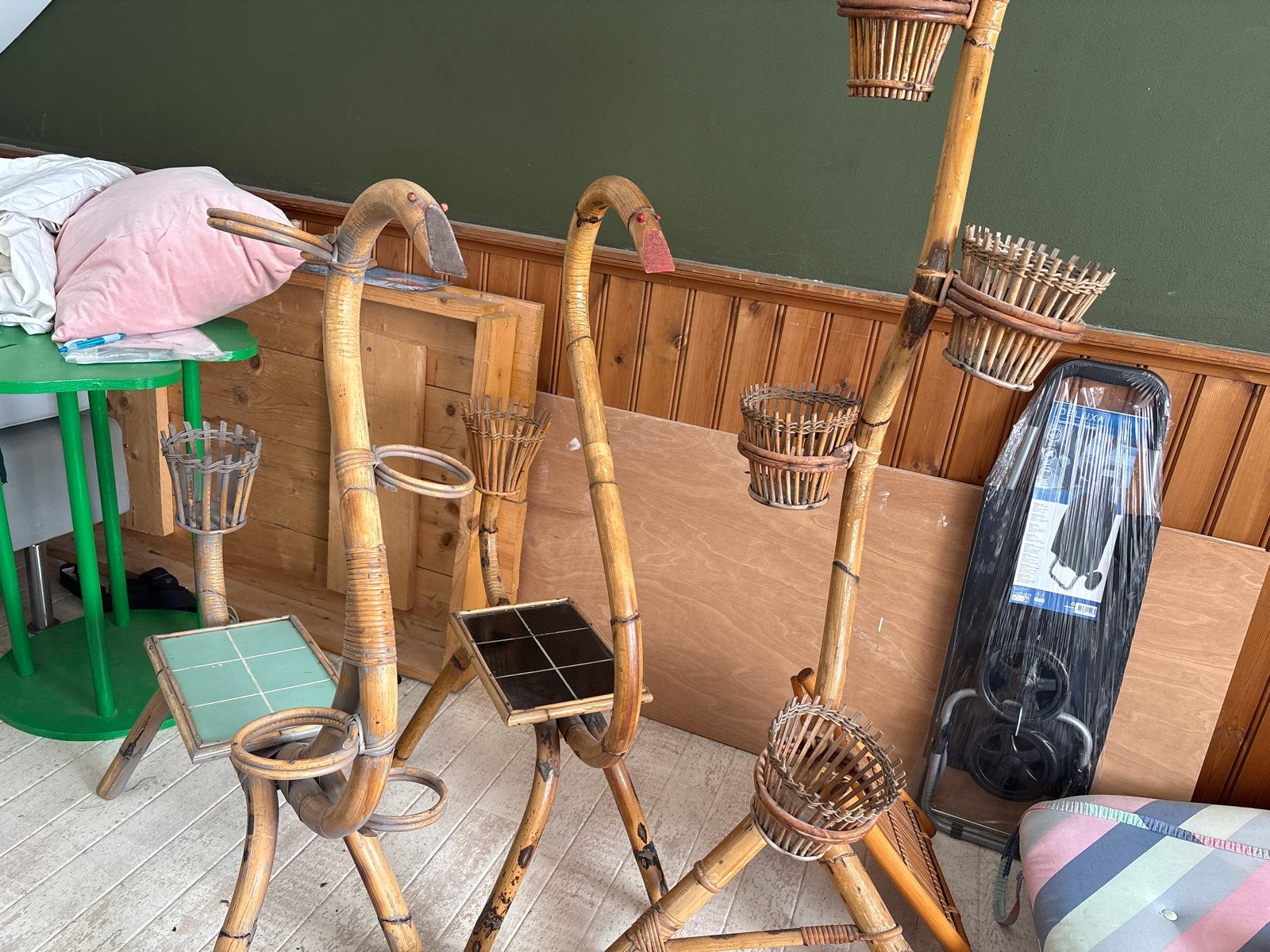 Rotan hond plantenhouder - Uniek en decoratief, Vintage, Gebruikt, Ophalen of Verzenden, Natuurlijk materiaal