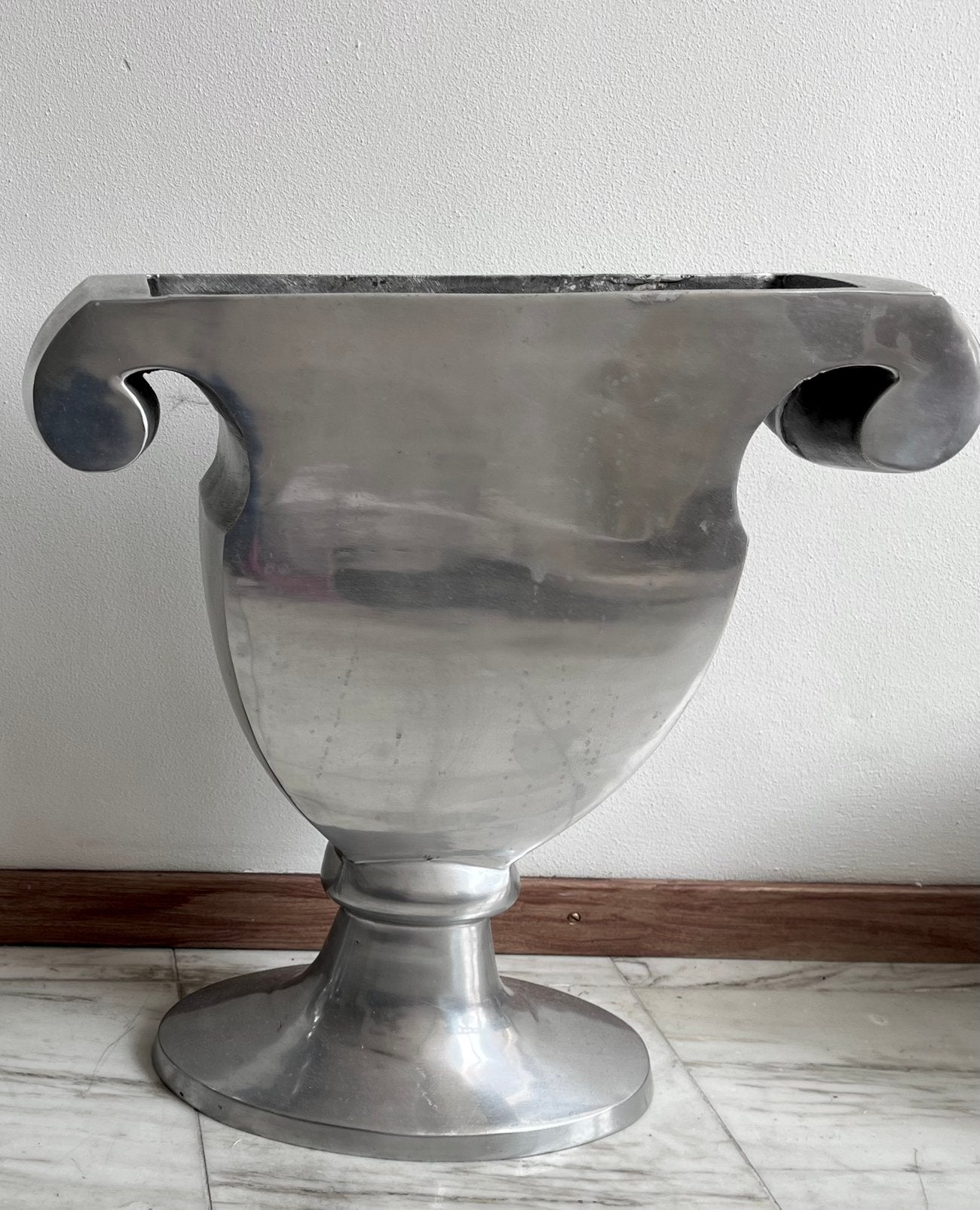 Brass & Boom aluminium vaas/plantenbak, Huis en Inrichting, Woonaccessoires | Vazen, Ophalen, Gebruikt, Overige kleuren, Overige materialen
