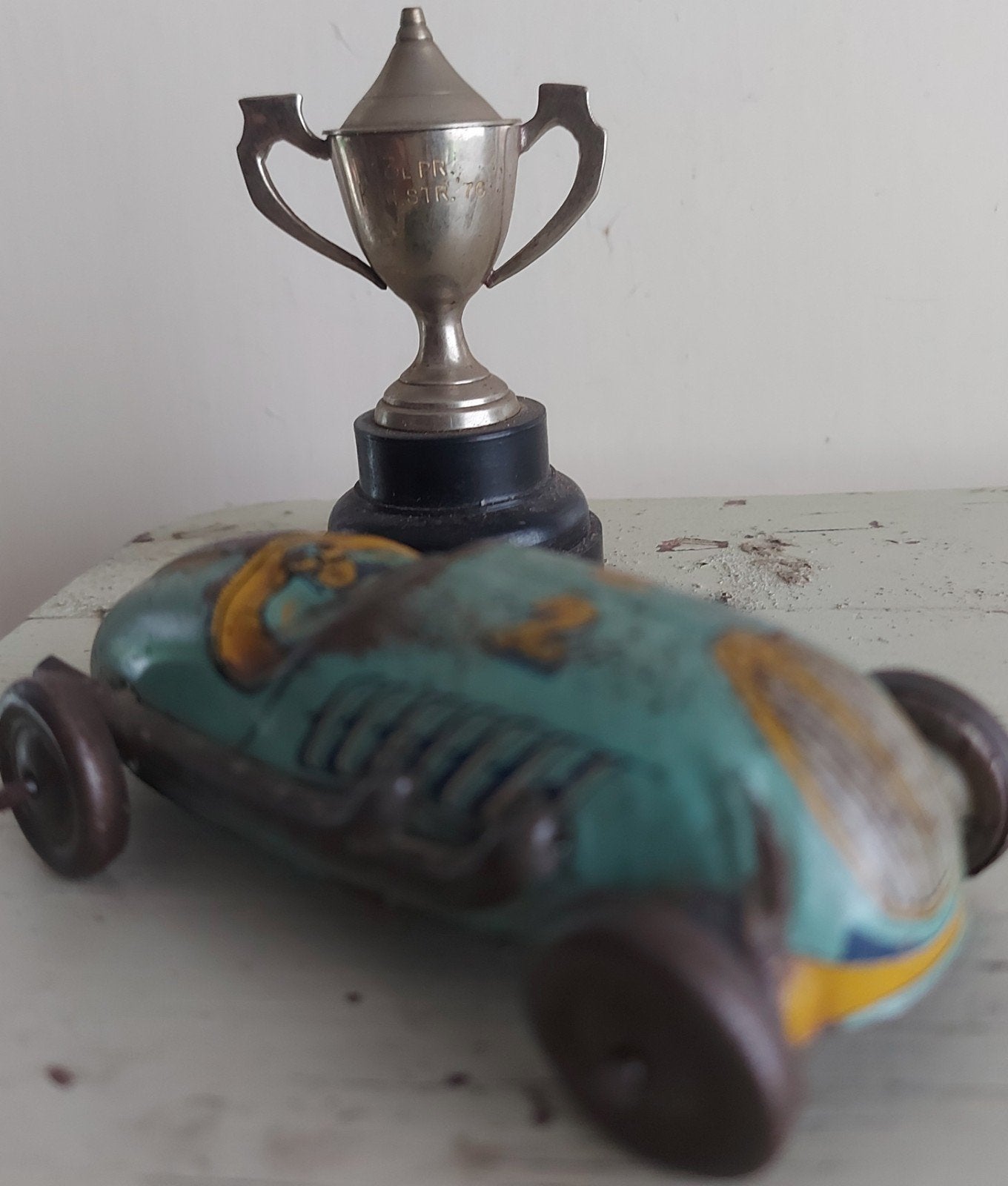 Antieke blikken racer met driver erin, Ophalen of Verzenden