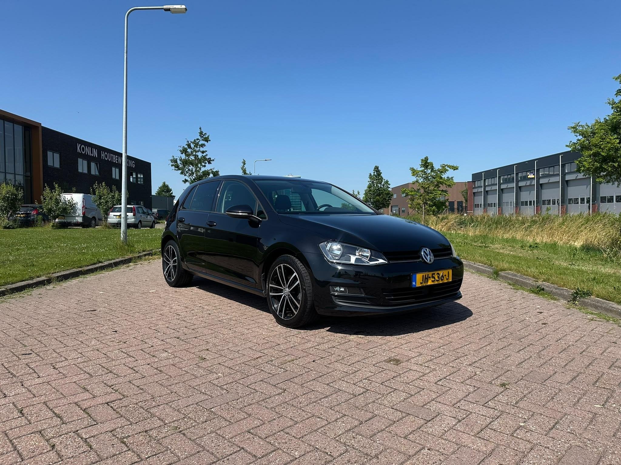 Volkswagen Golf 1.2 TSI Business Edition R Connected DSG, Gebruikt, 4 cilinders, Zwart, Bedrijf