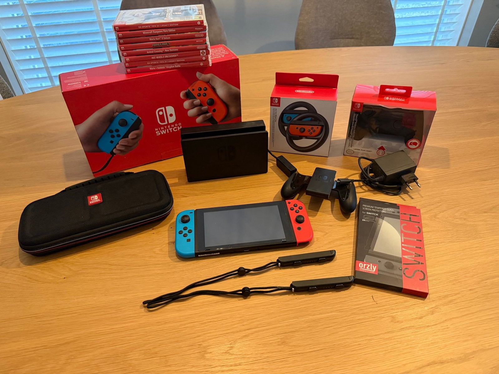 Nintendo Switch V2 2020 + 8 Games + Pro Controller, Spelcomputers en Games, Spelcomputers | Nintendo Switch, Met games, Met 2 controllers