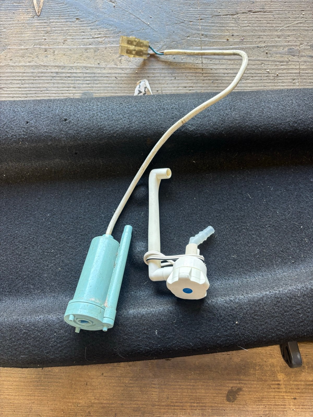 Waterpompje met kraan voor camper/caravan, Ophalen, Gebruikt