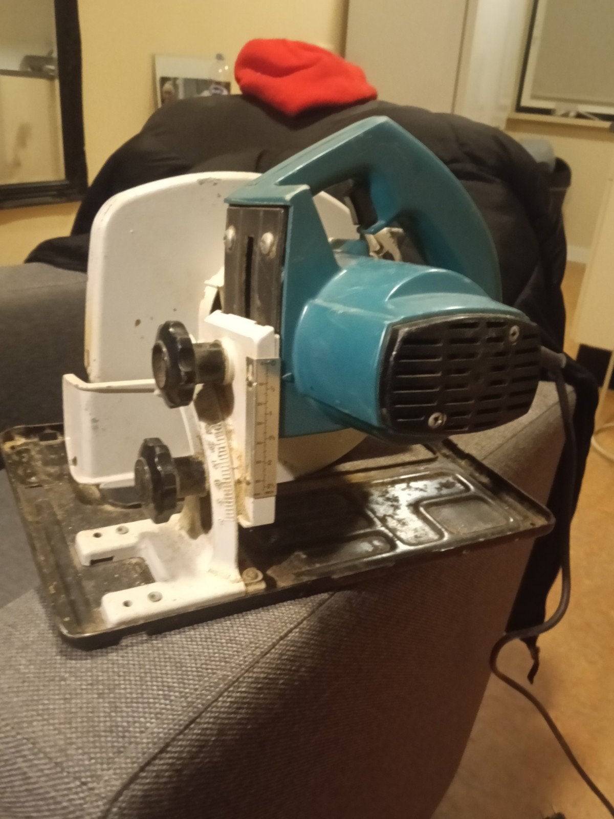 Gebruikte Cirkelzaag - Krachtig en Betrouwbaar, Ophalen, Gebruikt, Cirkelzaag, 600 tot 1200 watt