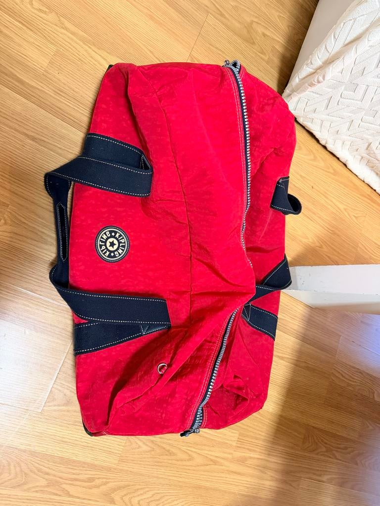 Rode Kipling koffer met wieltjes - Handige reistas, Ophalen, Gebruikt, 50 tot 60 cm, Zacht kunststof