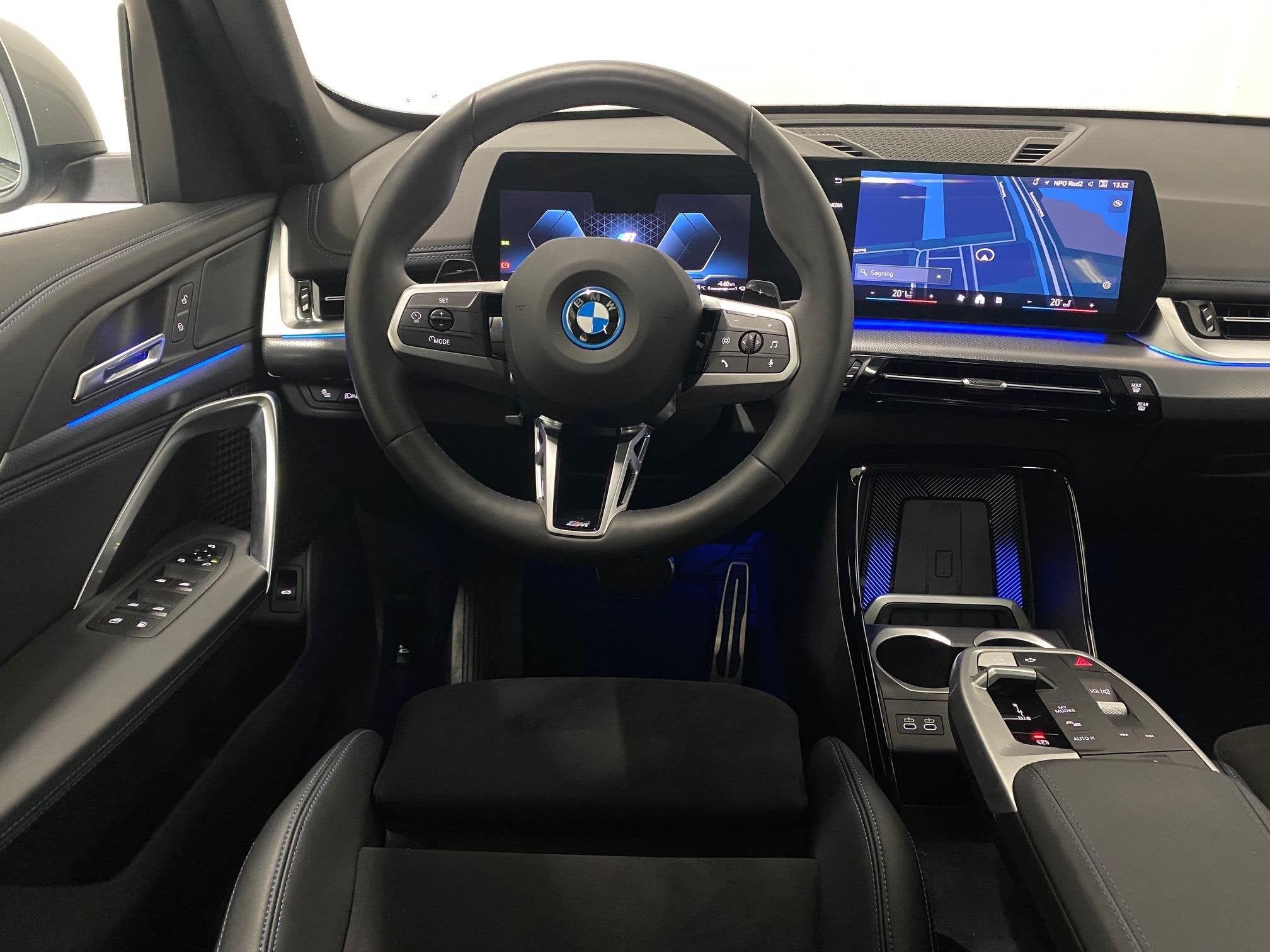 BMW X1 xDrive25e M Sport Pano Trekhaak Camera 19 Inch Kyless, Auto's, Gebruikt, Euro 6, 105 min, Bedrijf