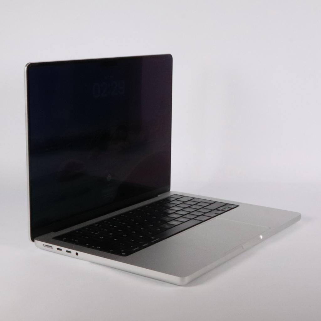 Macbook Pro 2021 M1 Pro 14" 16GB 512GB (704 Cycli), Apple, Gebruikt, Support@apple.com, One Apple Park Way
Cupertino, CA 95014
United States