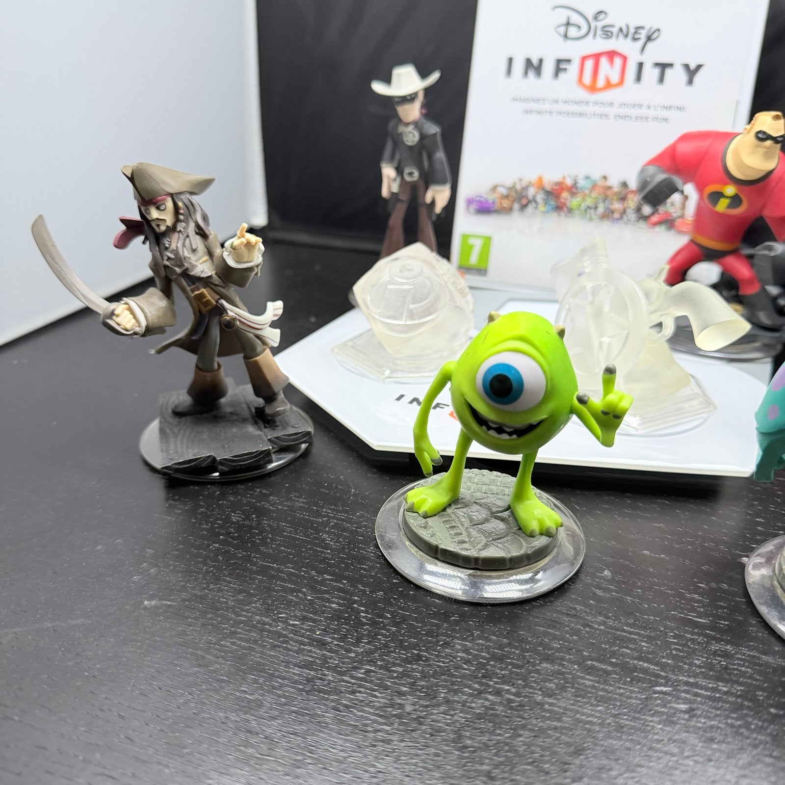 Disney Infinity Wii Compleet - 8 Figuren incl. 2 Crystal, Avontuur en Actie, Gebruikt, A, 2 spelers