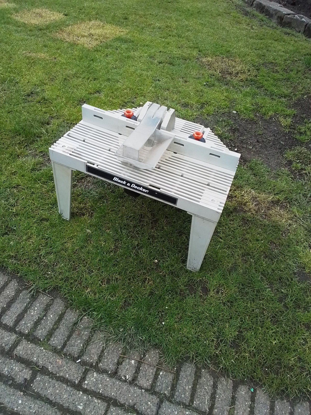 15371)Black en Decker  bovenfrees tafel, Ophalen of Verzenden