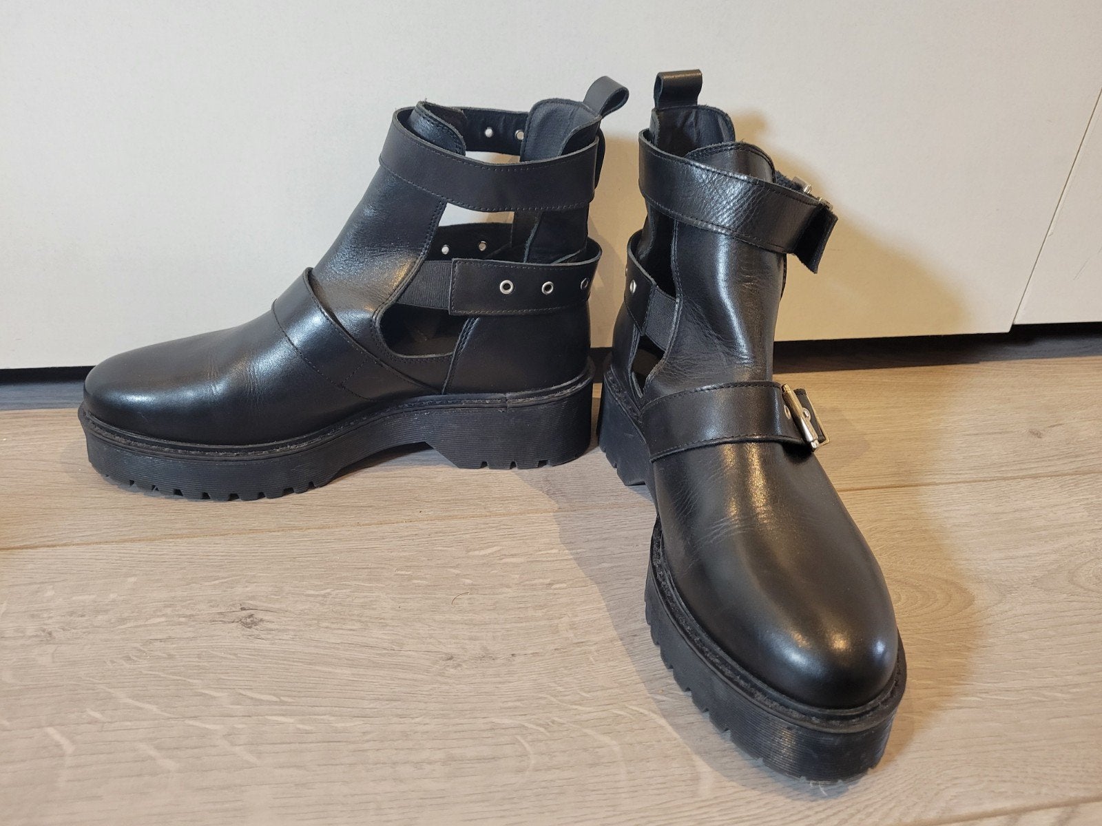 Zwarte ZIGN laarzen met gespen - Maat 40, Kleding | Dames, Zwart, Lage of Enkellaarzen, Ophalen of Verzenden, ZIGN