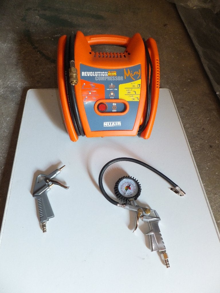 Minicompressor, Ophalen, 6 tot 10 bar, Zo goed als nieuw, Minder dan 200 liter/min