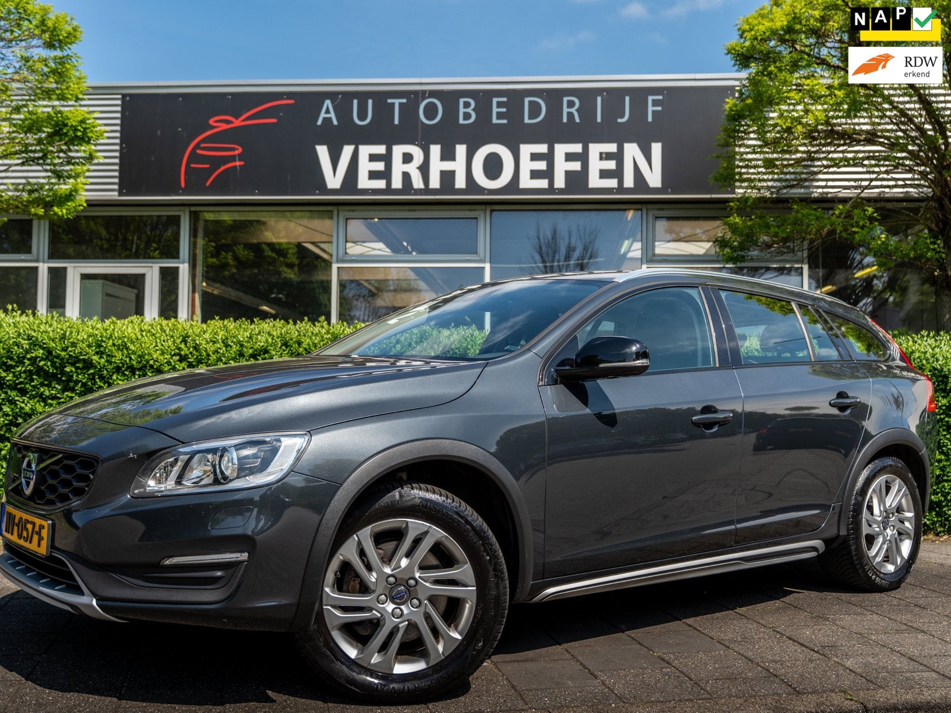 Volvo V60 Cross Country 2.0 T5 AWD Nordic+ - AUTOMAAT - LEDE, Automaat, Automatische klimaatregeling, 4 cilinders, 1969 cc