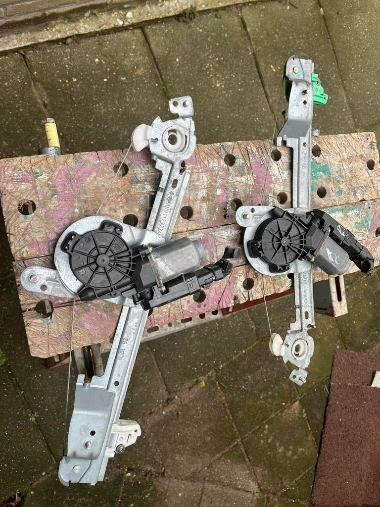 Raam mechanisme, Ophalen of Verzenden, Zo goed als nieuw