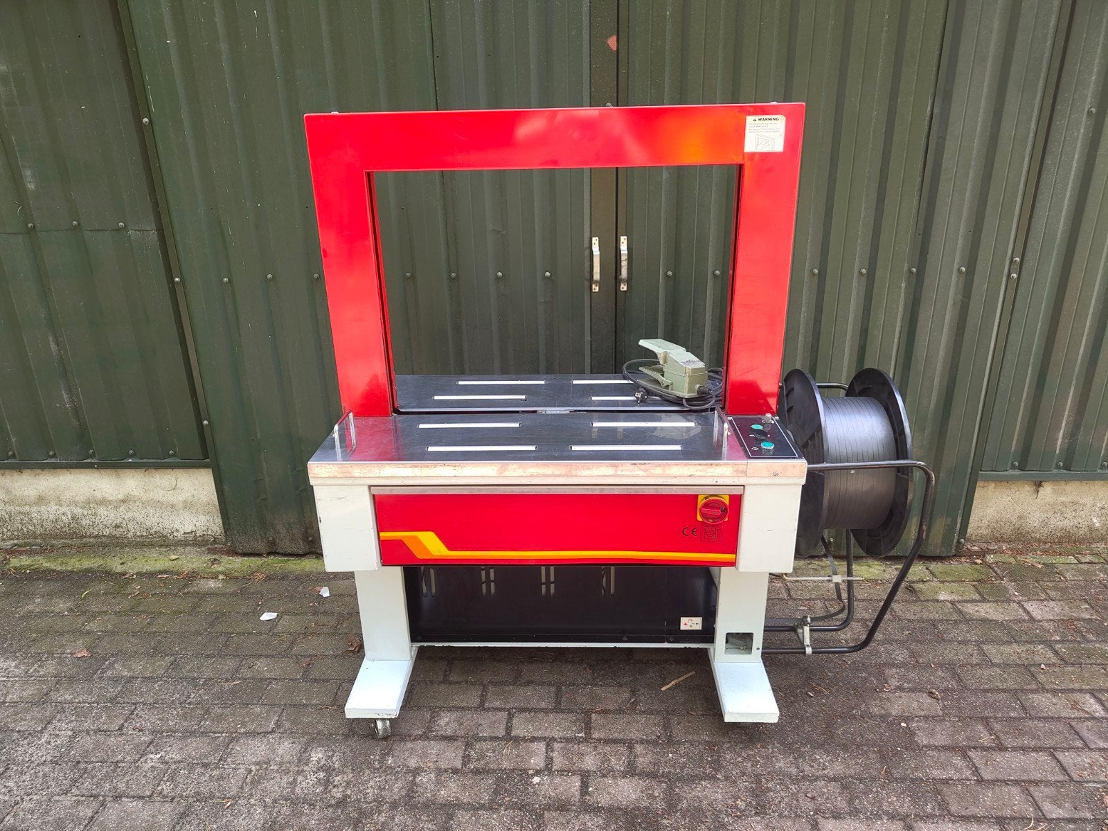 Goedwerkende Omsnoeringsmachine, Ophalen