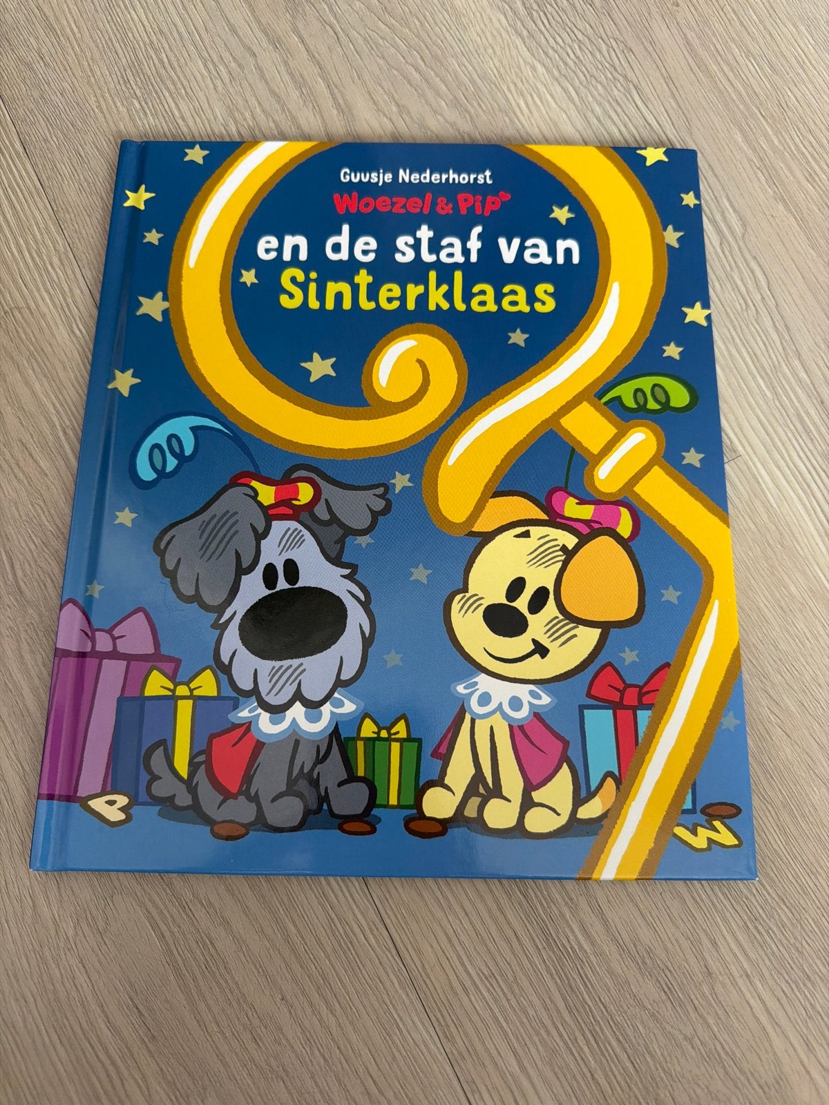Woezel & Pip en de staf van Sinterklaas - Hardcover, Ophalen of Verzenden, Zo goed als nieuw