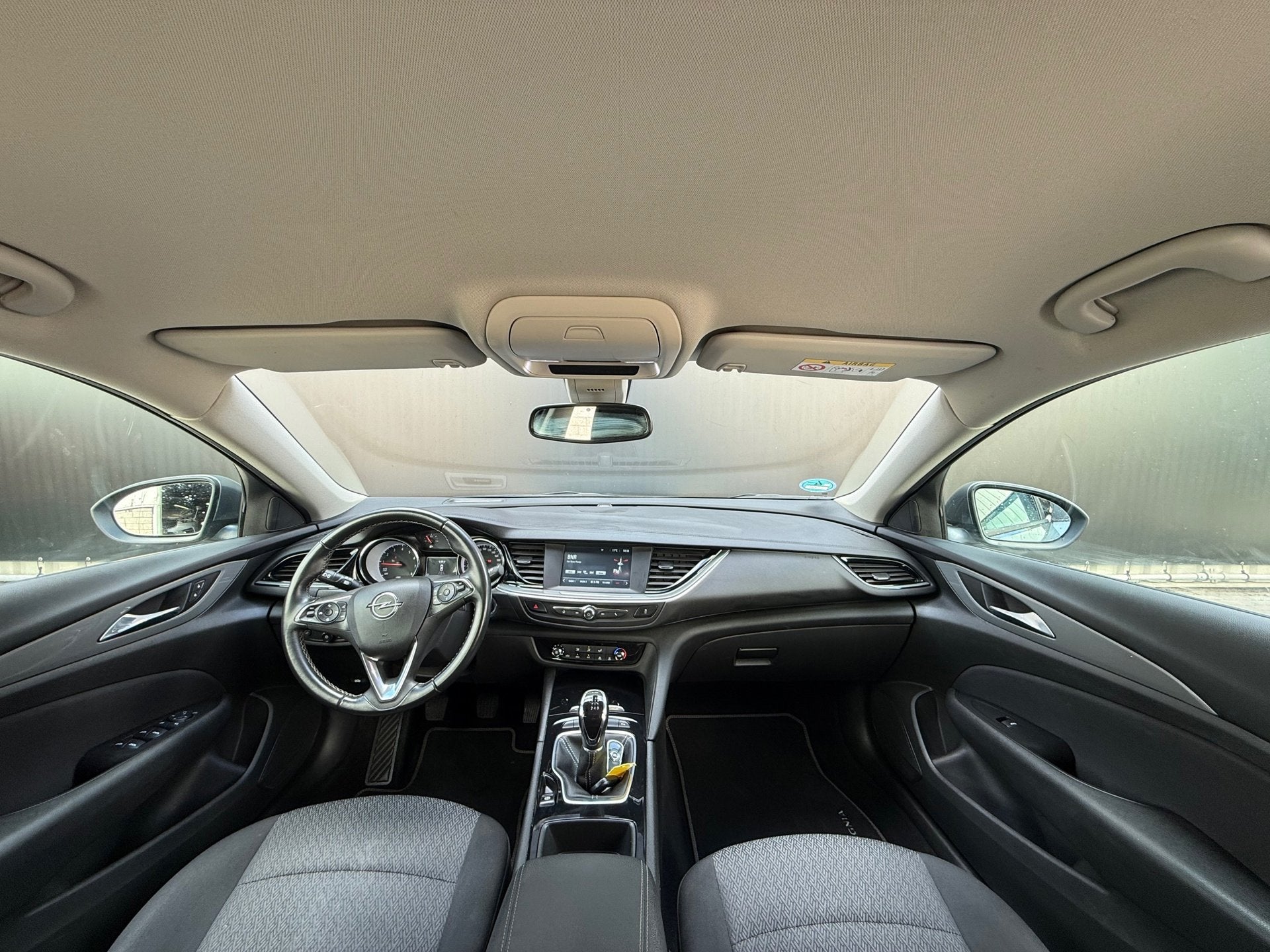 Opel Insignia Grand Sport 1.5 Turbo Edition Sport Camera, Auto's, Voorwielaandrijving, Dealer onderhouden, Stof, Gebruikt