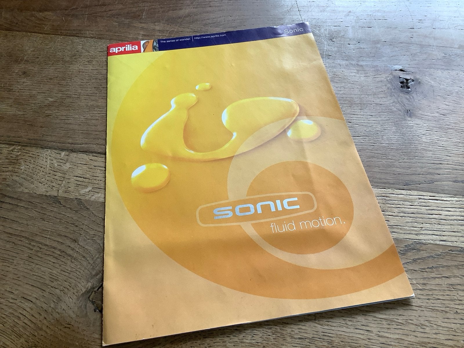 Aprilia Sonic Scooter Brochure - Origineel uit 1998, Fietsen en Brommers, Handleidingen en Instructieboekjes, Verzenden, Zo goed als nieuw