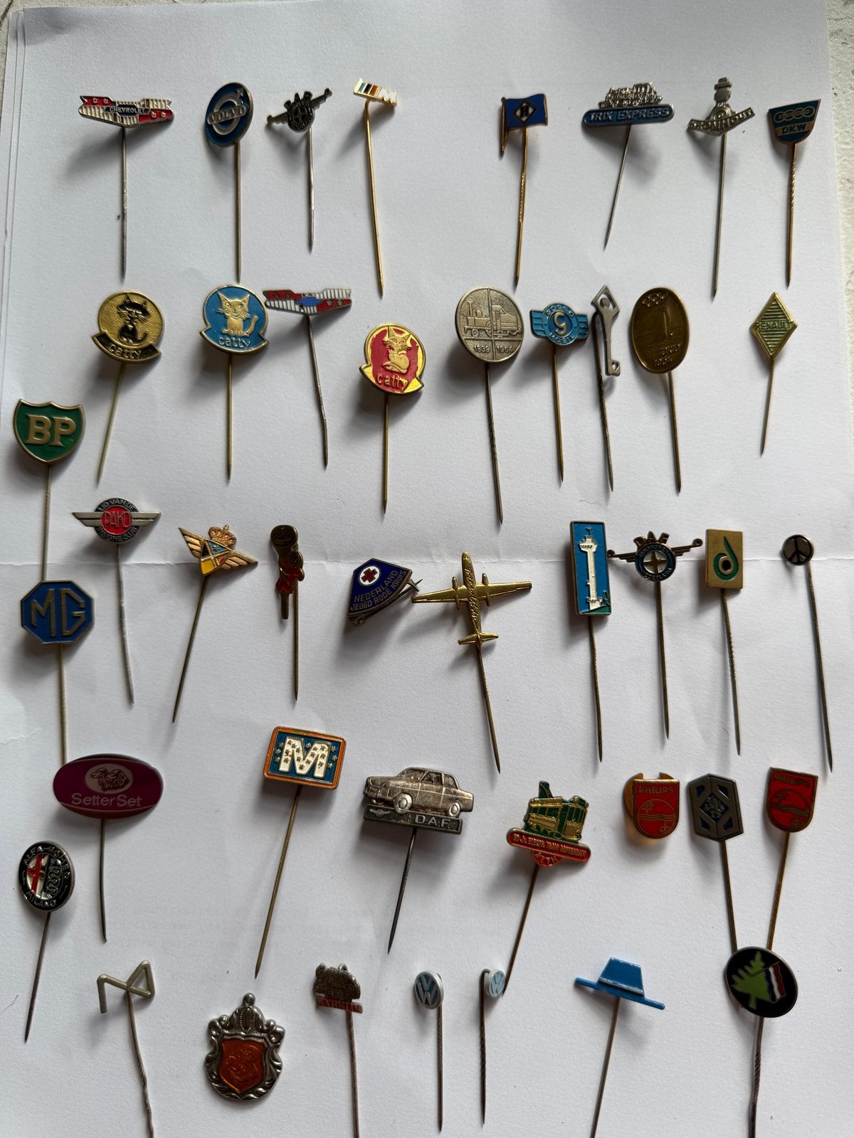 Grote collectie vintage reversspeldjes / pins (40+ stuks), Verzamelen, Overige Verzamelen, Ophalen of Verzenden, Gebruikt