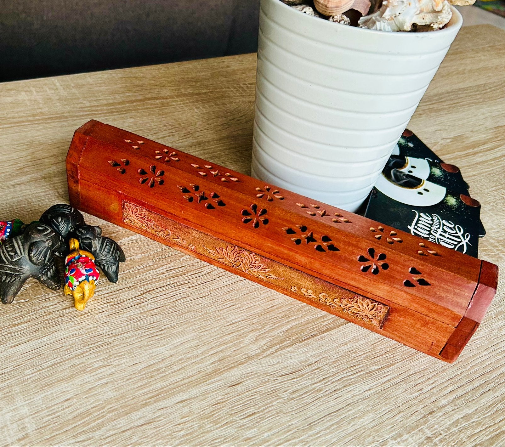 Luxe donker houten ‘Lotus’ wierook bewaardoos van 30x6x5,5cm, Hout, Nieuw, Ophalen of Verzenden, Oosters
