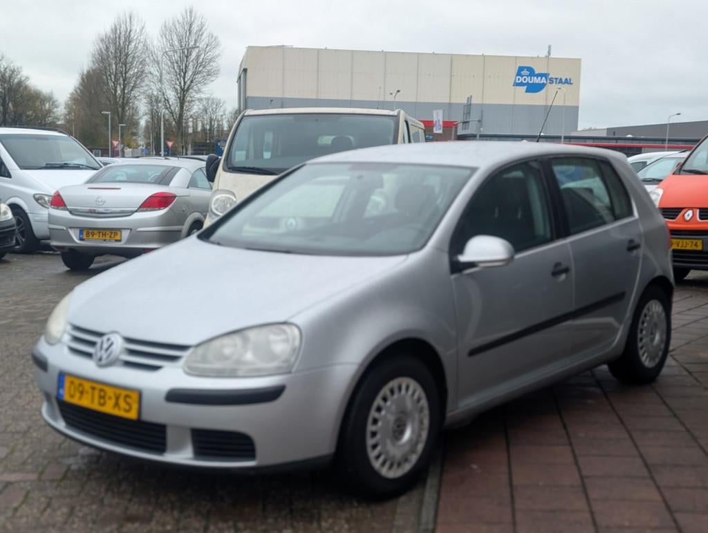 Volkswagen Golf 1.6 FSI Turijn - Clima - Electr Ramen -, Voorwielaandrijving, Gebruikt, Zwart, Handgeschakeld