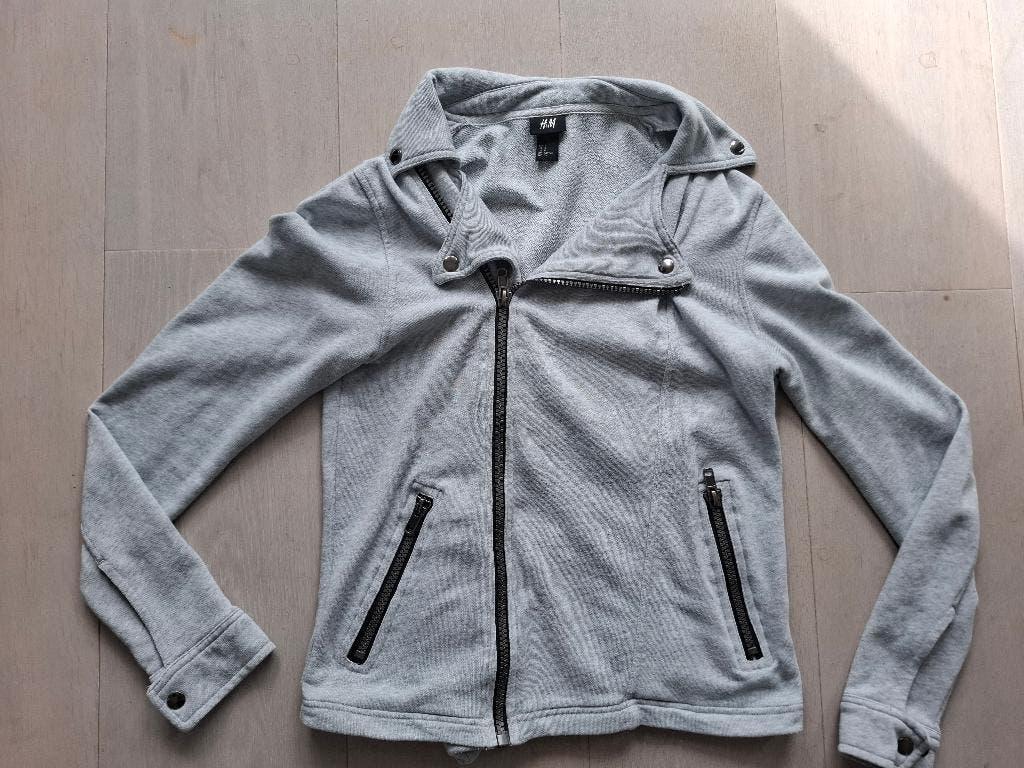 H&M Lichtgrijze sweater vest maat S, Kleding | Heren, Truien en Vesten, Ophalen of Verzenden, Gedragen, Maat 46 (S) of kleiner