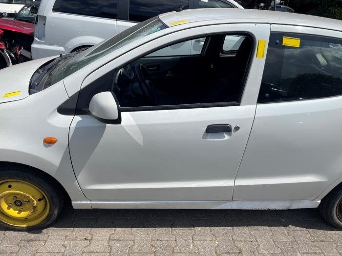 Portier 4Deurs links-voor van een Suzuki Alto (ZHJ), Gebruikt, -, Deur, -