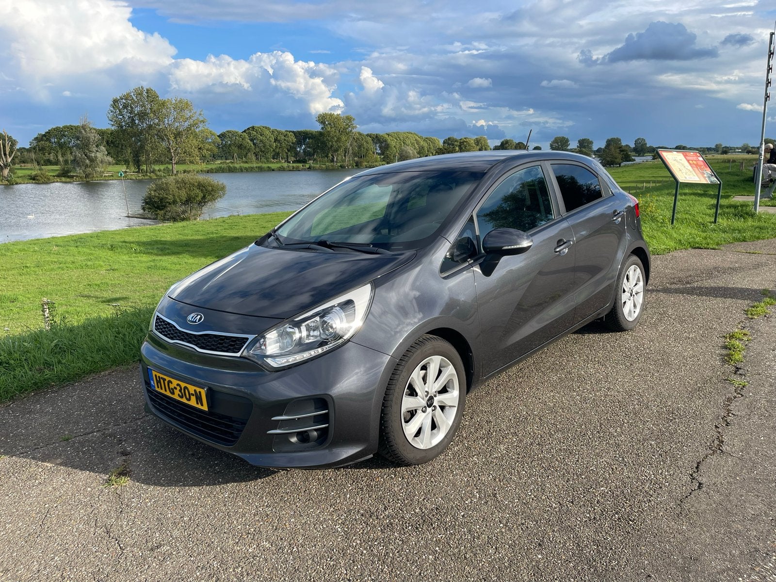 Kia Rio 1.2 I 5DRS 2016 Grijs, 1027 kg, 450 kg, Zwart, 4 cilinders