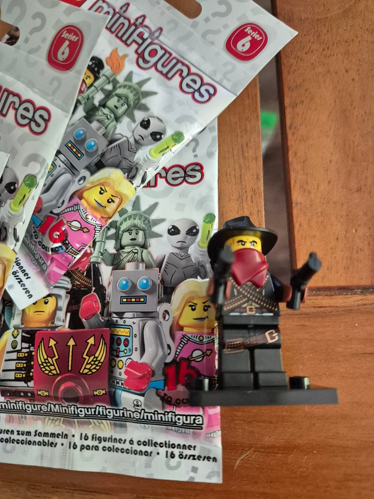 Lego minifigures series 6 Bandit, geopend maar nieuw!, Lego, Nieuw, Ophalen of Verzenden, Minifiguren serie
