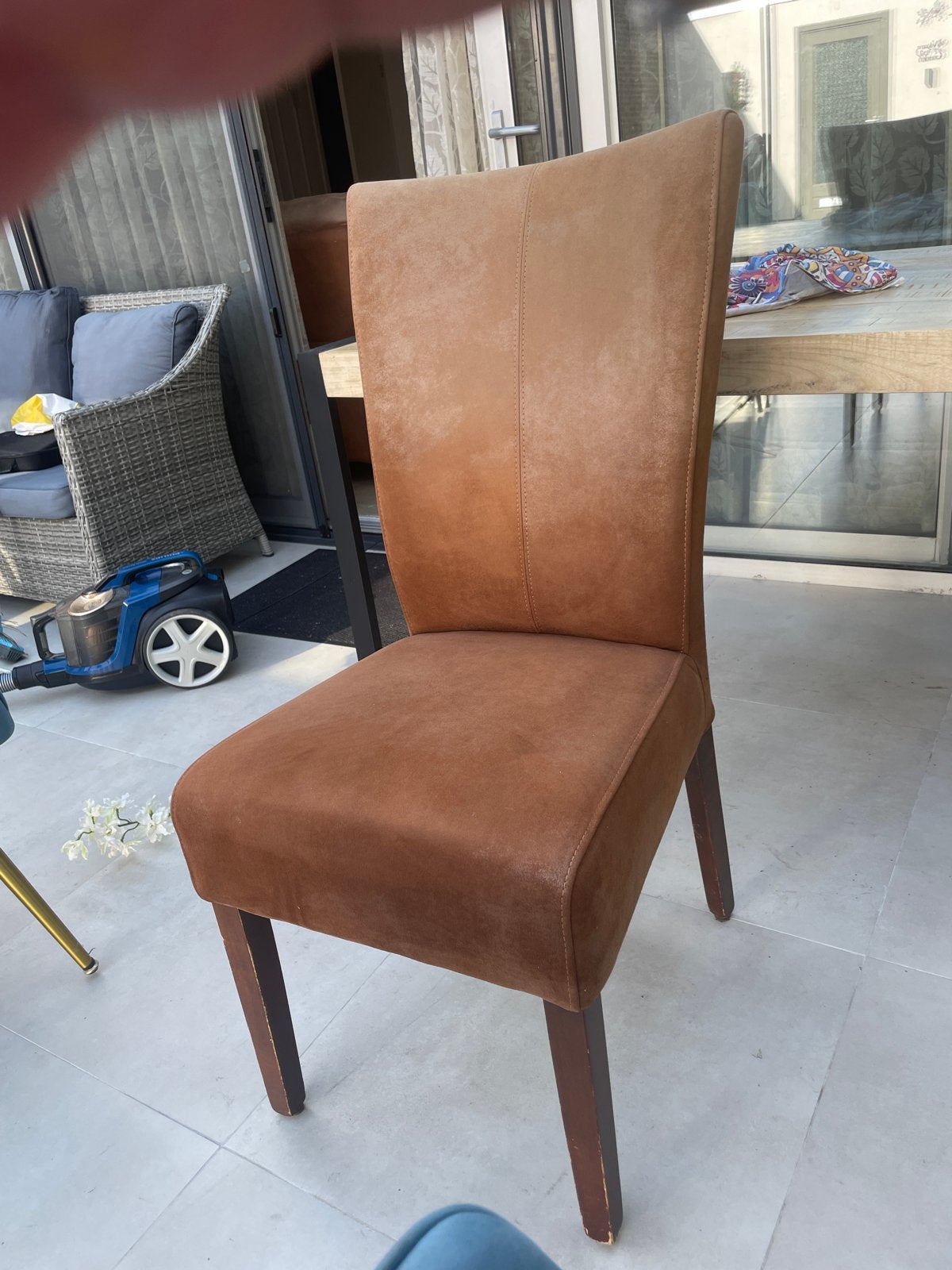 Foto 5 van Mangohout Eettafel met 6 stoelen