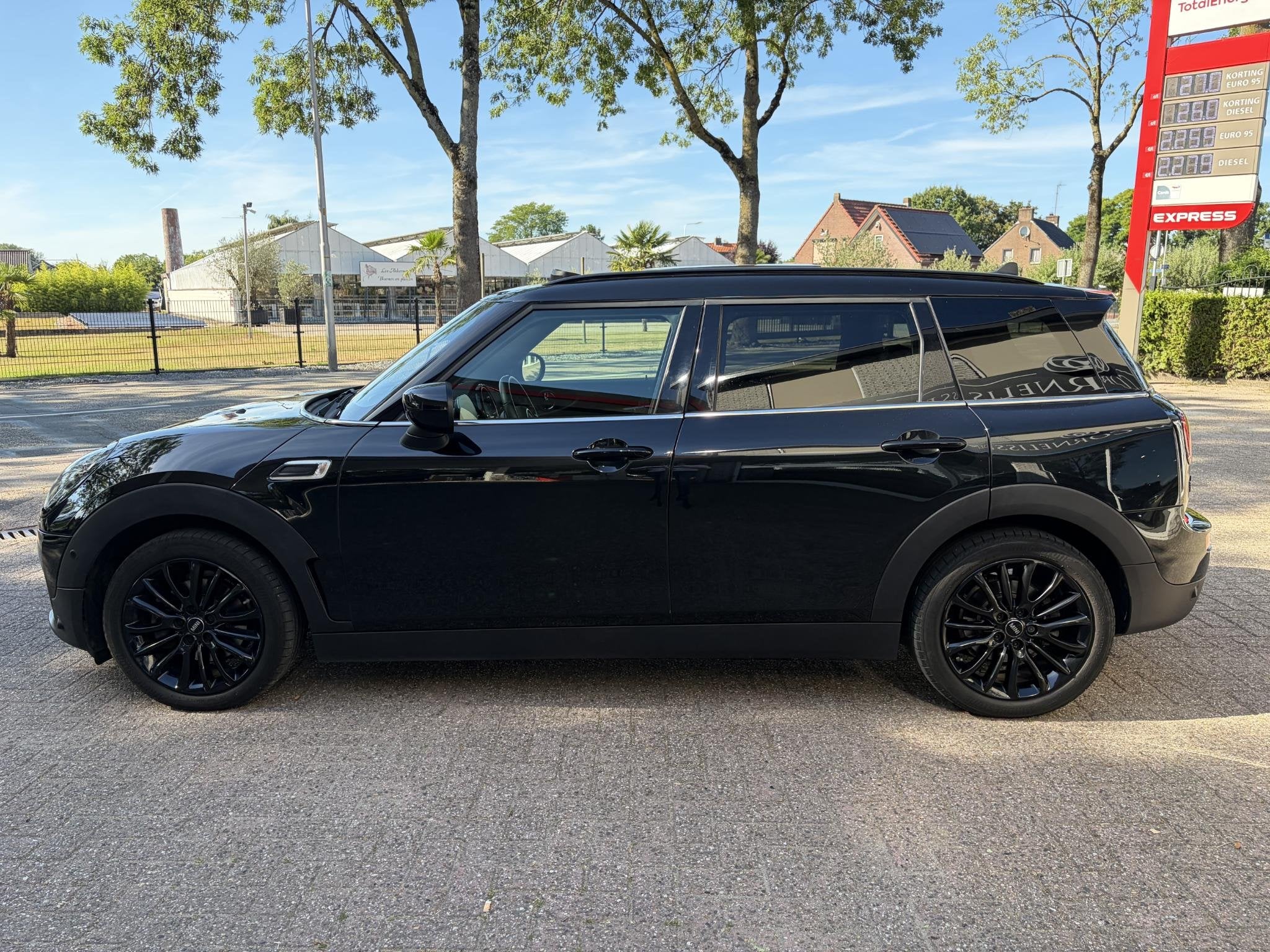 MINI Clubman 1.5 Cooper Classic Pano Leder Elc Stoelen Camer, 136 pk, Gebruikt, 715 kg, Zwart